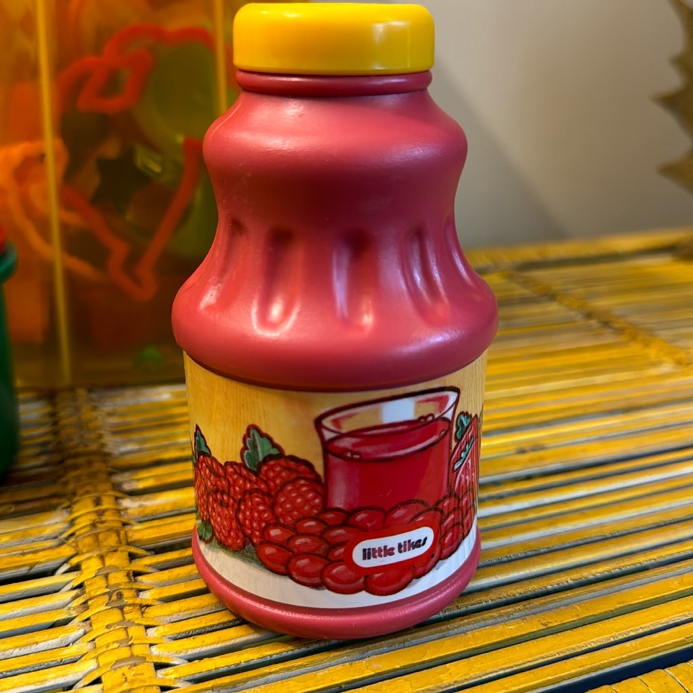 Vintage Little Tikes Kitchen Juice